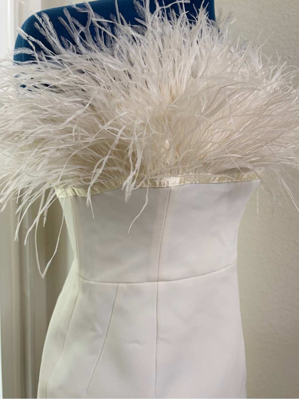 NEW! Bronx and Banco Lola Blanc Mini Feather Dress in White Size S - Picture 6 of 16